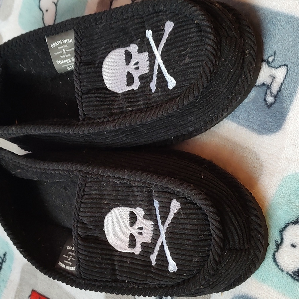 Death wish pre owned gently worn slippers s-m